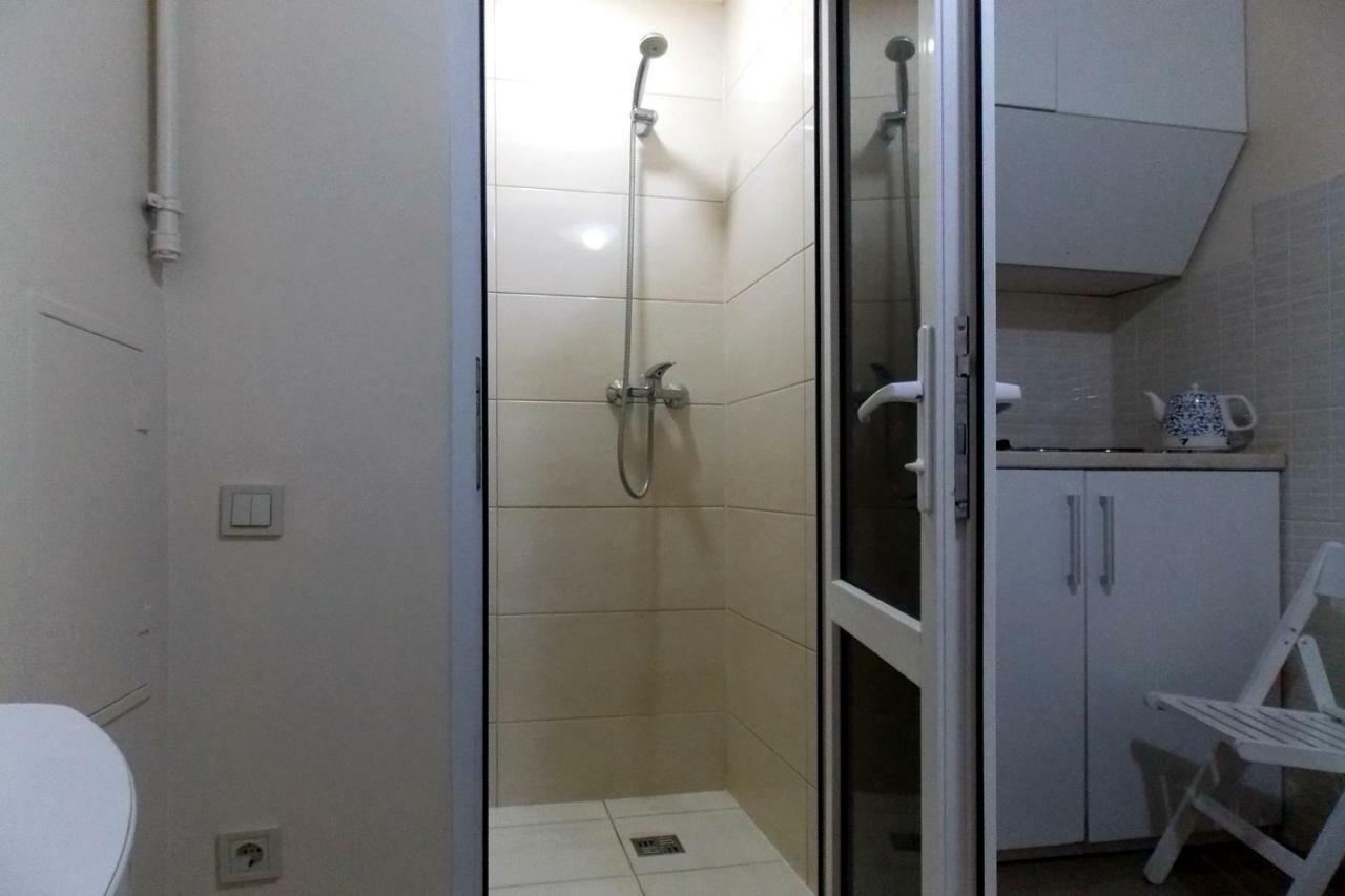 Апартаменты Compact Studio In The City Center Львов Экстерьер фото